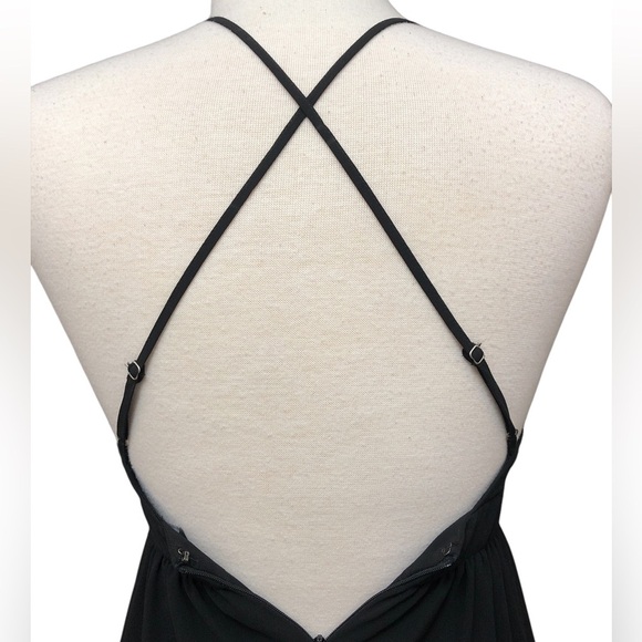 Forever 21 Black Plunging Maxi Dress - Picture 5 of 11